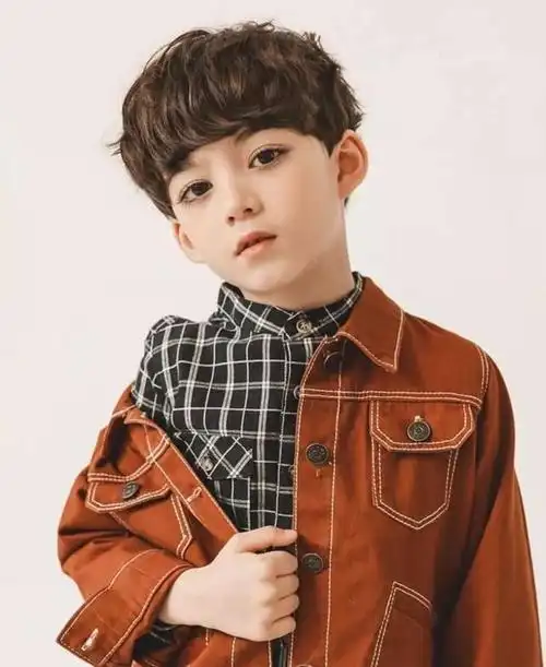 5岁萌宝发量惊人,帅气发型穿搭不输小鲜肉,他才是全网最靓的崽_男童