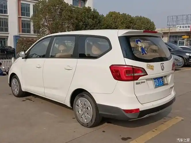 新到店17年宝骏73015l手动7座个人一手车原版原