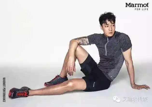 苏志燮代言运动品牌写真帅气凌人