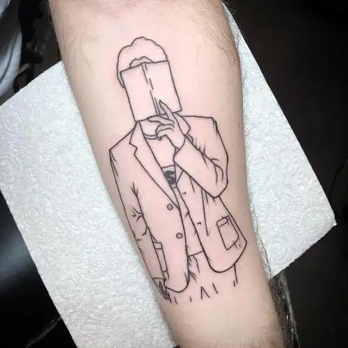 小臂简单线条人像纹身图案