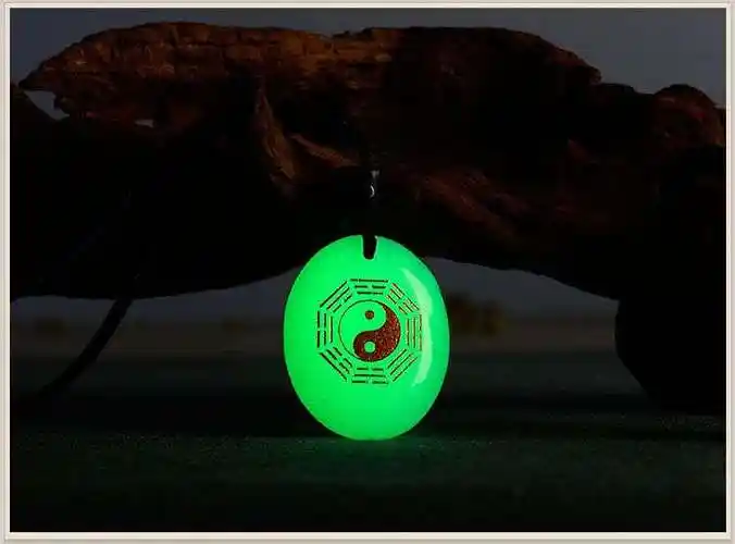 可狄道教阴阳鱼夜光石吊坠太极八卦图项链男女饰品挂件转运护身符