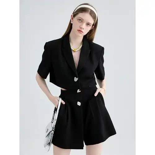 vega chang黑色显瘦连体短裤女夏韩版显瘦镂空露腰气质休闲连衣裤