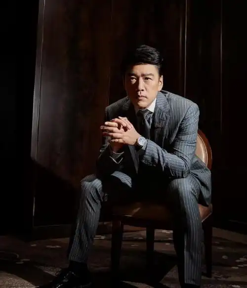 王耀庆以"霸道总裁"角色走红,却幽默风趣,行事风格反差大