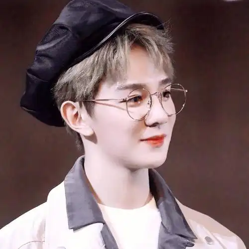 r1se个人私服照片2