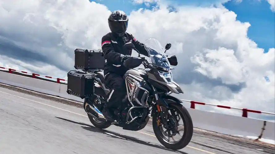 新大洲本田cbf190x实际的性能表现和猛鸷190x不会有太大的区别,但这款