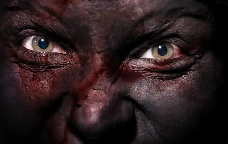 燃烧着火焰的眼睛