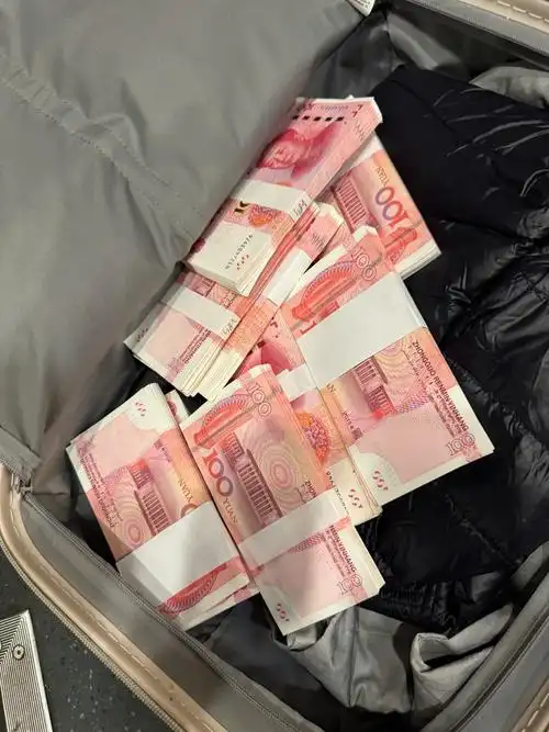 10万巨款被遗忘,列车长"完璧归赵"