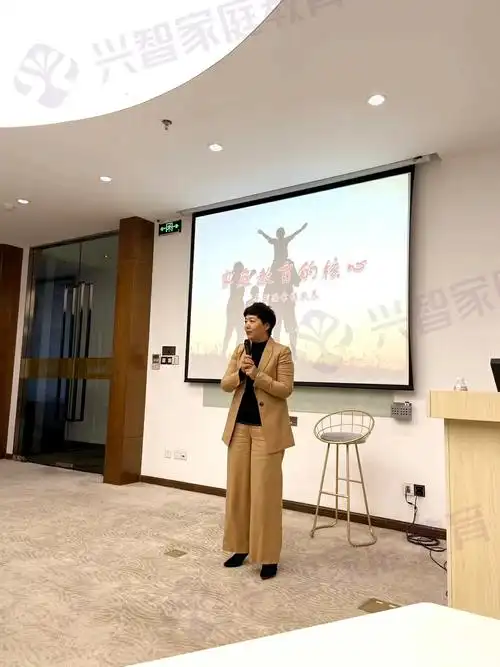 自2003年以来,于宏杰老师一直从事教育培训,致力于心