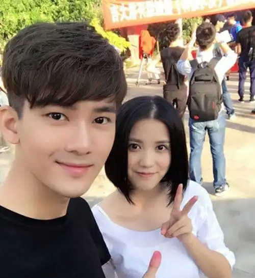 熊梓淇李溪芮是不是男女朋友关系