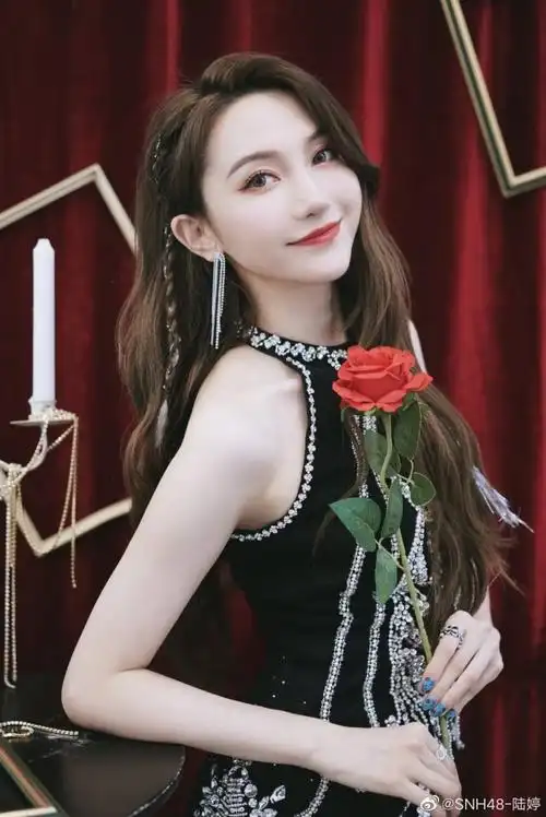 本文图片来源于新浪微博:snh48-陆婷