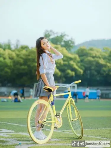 最美主播拳击美女主持周薇