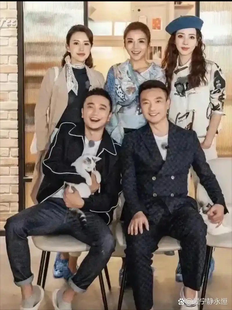 小尼,1983年,身高178cm 康辉,1971年,身高175cm 朱迅,1973年,身高167