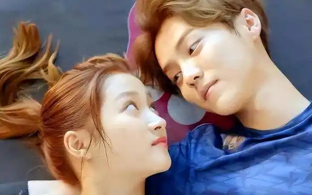 鹿晗关晓彤日本旅游被偶遇同框力破分手传闻cp粉表示又磕到了