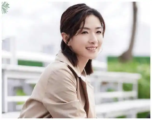 根据现场工作人员透露的信息,万茜在工作中并没有透露自己怀孕的情况.