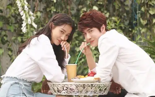 王一博前女友扒爷说 王一博谈了几段恋爱和綦美合恋情始末谁追谁