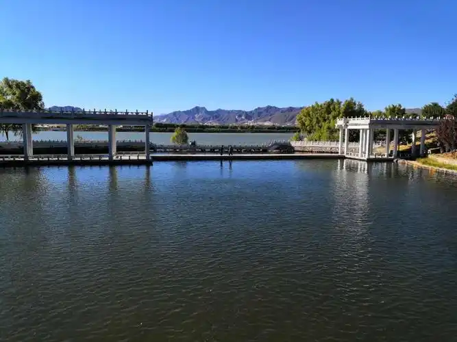 来青龙湖公园沙滩嬉水享清凉