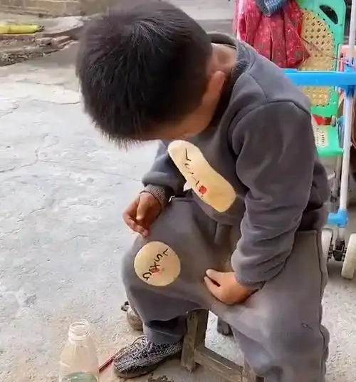 熊孩子太调皮了,真捣蛋!