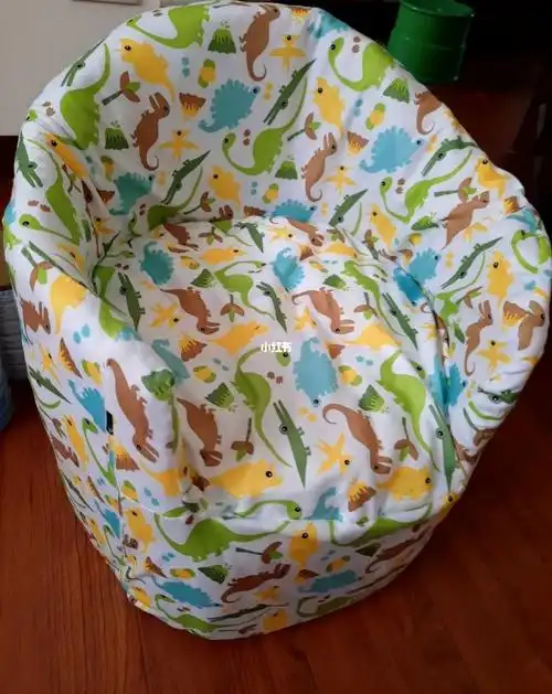 奶粉罐变身小椅只