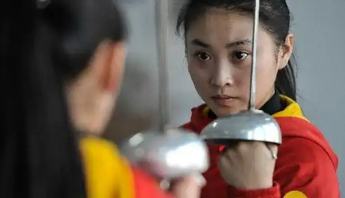 图文:退役武术运动员牟家慧 坚毅的眼神