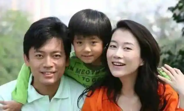 何政军:跟妻子携手30年无绯闻,父子的心结却成了他一生的遗憾_父亲