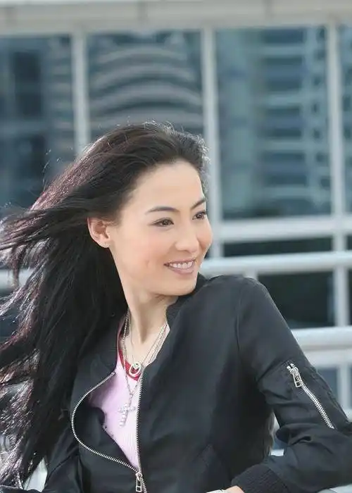 一直等到结完婚回来之后,谢霆锋才带着张柏芝去给自己的母亲道歉.