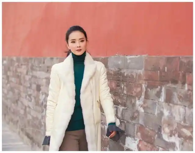 被王艳美到了上新了故宫里饰演富察皇后优雅温柔真漂亮