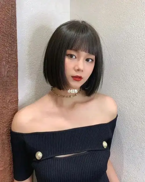 显脸小带点小性感的三款短发