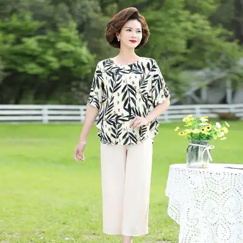妈妈洋气减龄休闲套装2021新款中老年妇女时尚夏装t恤两件套40岁