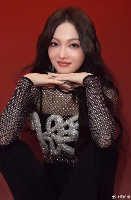 张韶涵暗夜精灵造型##张韶涵欧若拉舞台回忆杀