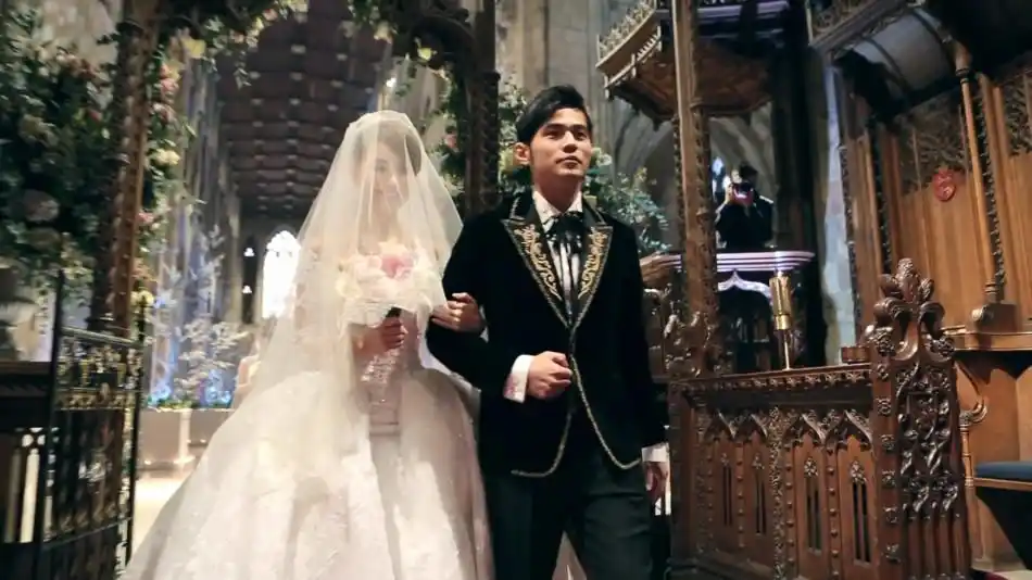 9点半周杰伦昆凌在英国约克郡塞尔比镇的同名教堂举行基督教结婚仪式