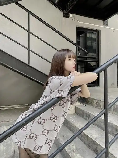 周米粒,95后,每天在发自己的照片,散发自己青春的魅