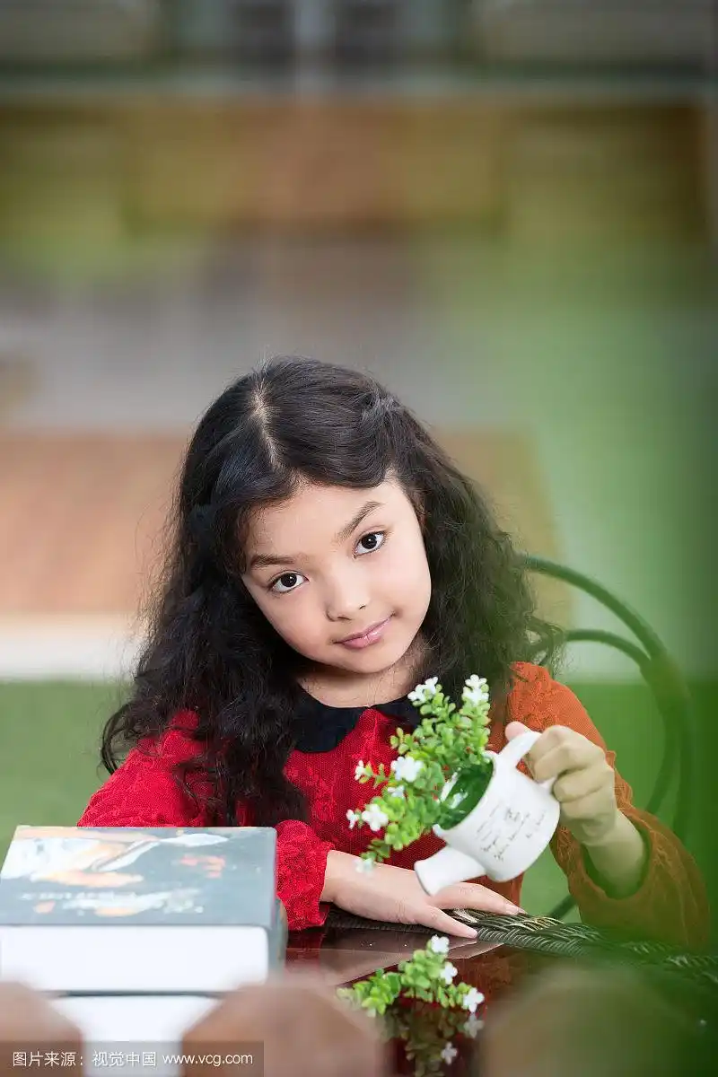 可爱的混血小女孩