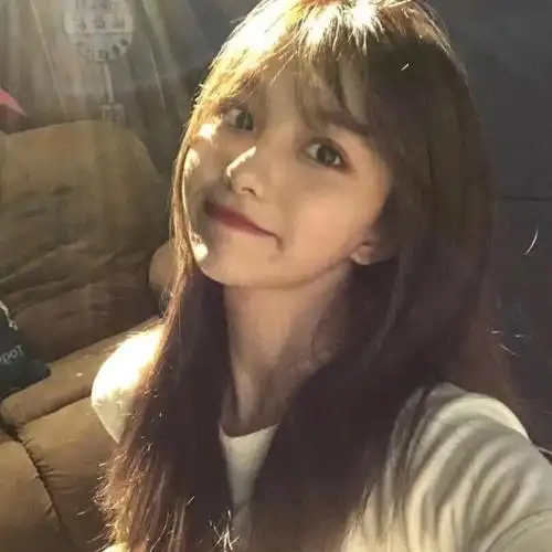 漂亮有气质长发女生头像