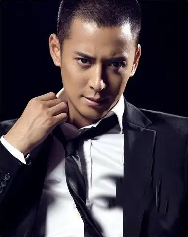 首页 男生发型 男生短发 男士西装头理发 帅气短发造型图片 黑色西装