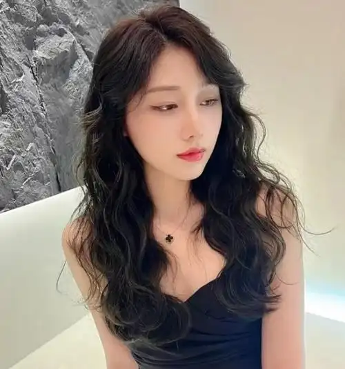 最流行的大卷发型 长发女生今年必备_女生卷发 - 美发站