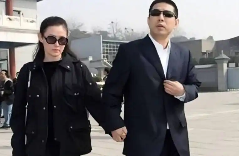 "最美金莲"王思懿,武松丁海峰差点为她离婚,如今52岁依旧美丽_母亲