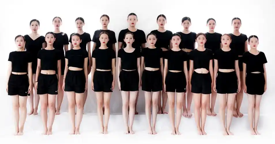 燕之梦第一期形体礼仪模特训练营