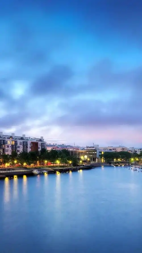 芬兰,赫尔辛基,城市,河,船,房屋,晚上,灯 iphone 壁纸