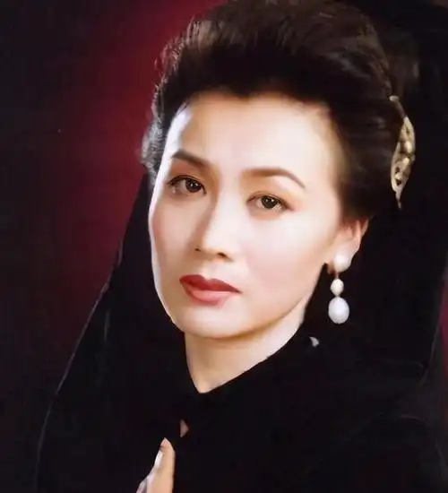 留下2岁儿子离世,墓碑上7字令人泪目|杨诚|苏文|李冰|李媛媛_网易订阅