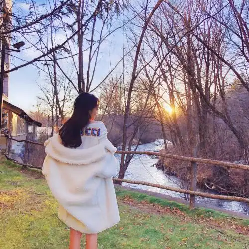 长发侧脸美女头像