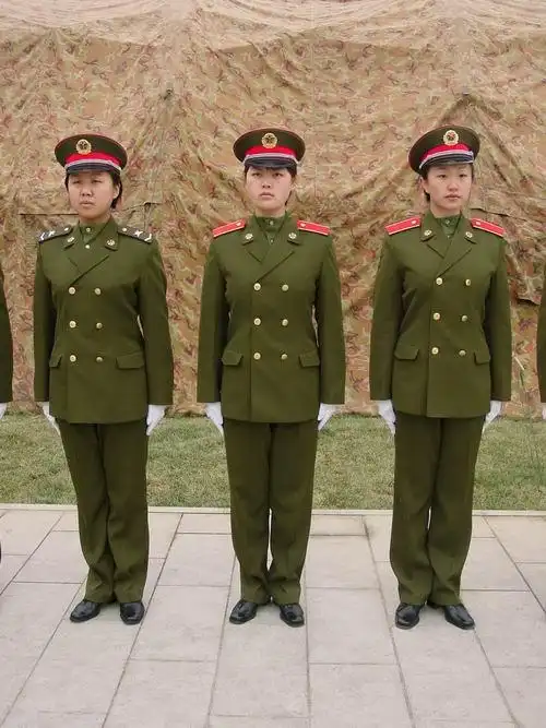 新式士兵常服今天起换发全军