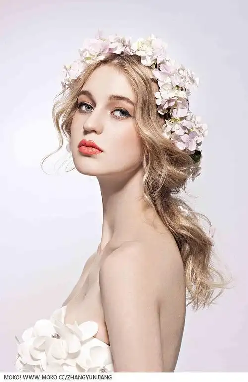 欧美模特麻豆金发白色