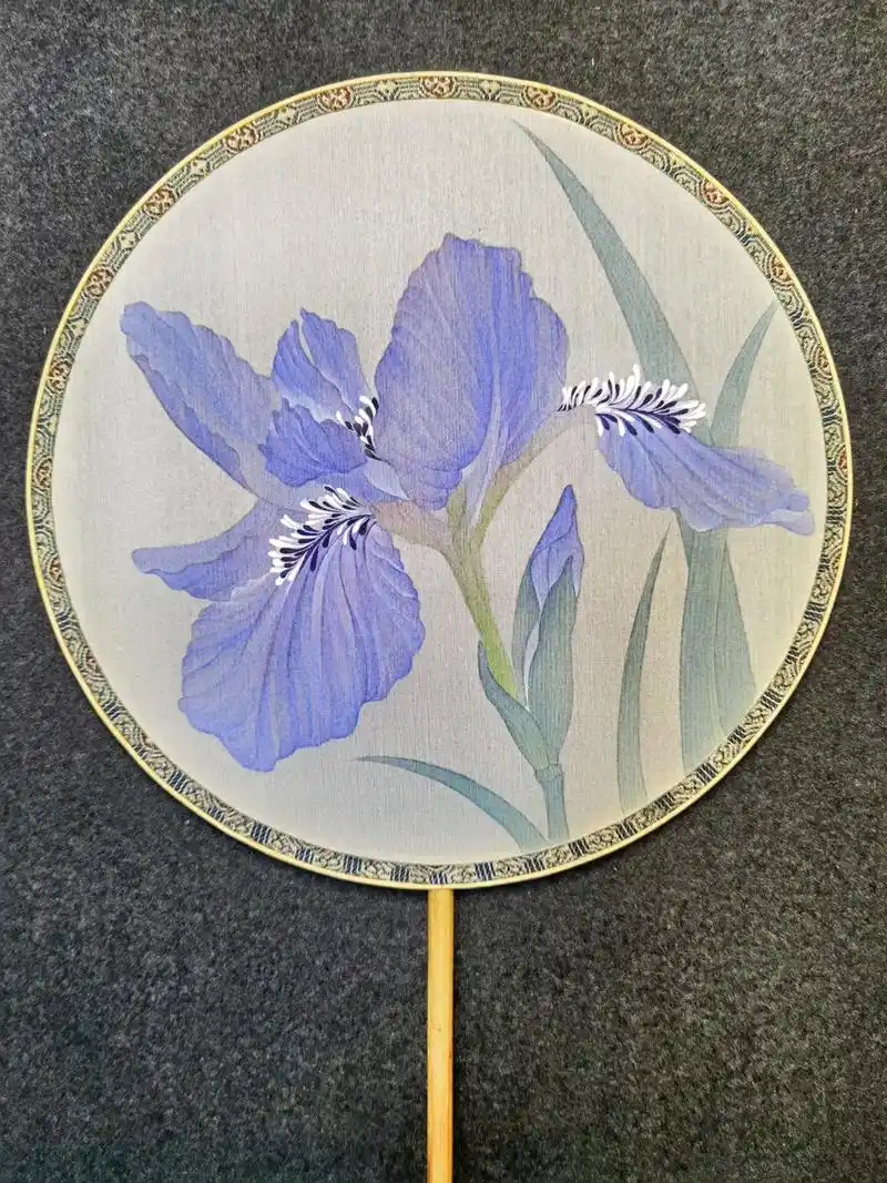 鸢尾花工笔扇面.#国风古韵#工笔画 #国画 #抖出我的艺术  - 抖音
