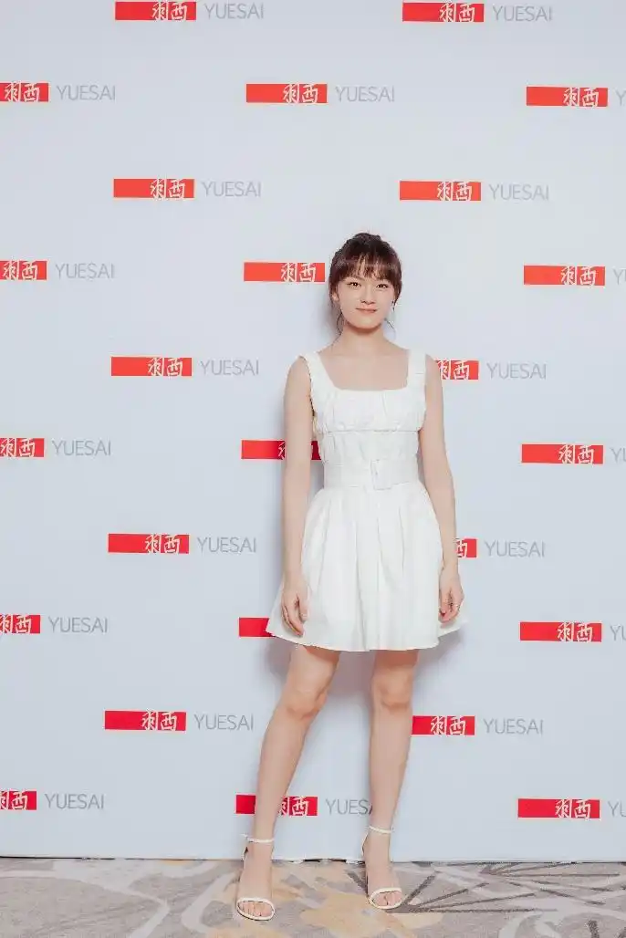 羽西x新华字典发布新年灵芝限量礼盒 明星大使文淇助力"至美守护计划"