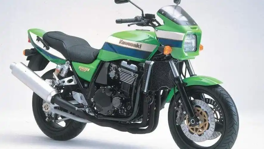 打开 实拍: 日本报废的川崎1100cc!