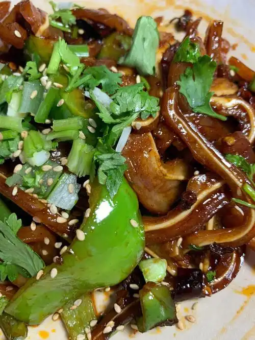 韩国好吃的辣炒五香猪耳