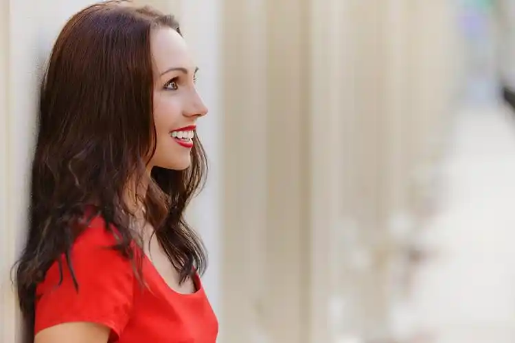 侧面,美女,头像,微笑,红色_高清图片_全景视觉