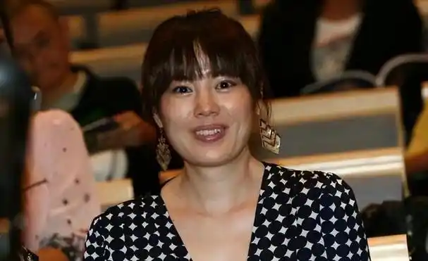 王瑾出生在内蒙古,相比于我,她不仅长得漂亮,而且家境也很好.