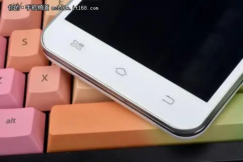 5.5英寸千元四核 酷派7296手机详细评测