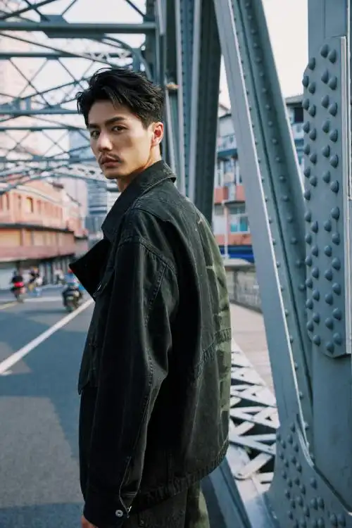 刘畅胡渣氛围感写真